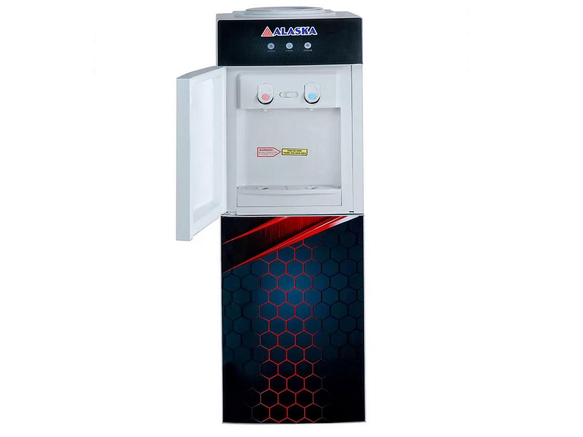 2 vòi riêng và công suất làm nóng 550W giúp lấy nước nhanh, thuận tiện mỗi ngày.