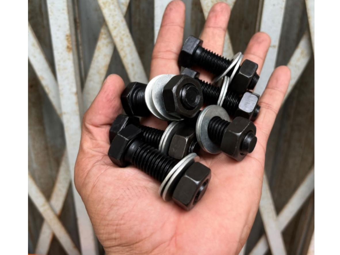 AK-0614 phù hợp cho xưởng cơ khí, gara ô tô và bảo trì công nghiệp.
