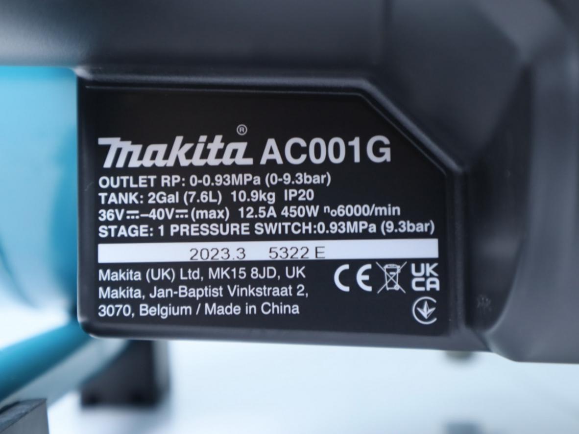 Bình 7.6 lít, áp suất 135 PSI đáp ứng nhu cầu thi công