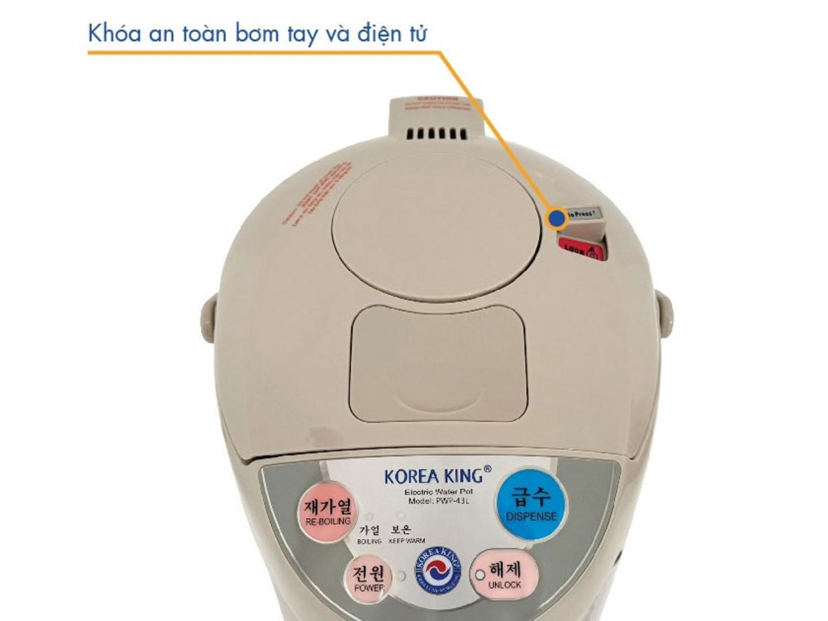 Công suất 750W và vi mạch điện tử giúp bình đun và giữ ấm ổn định.