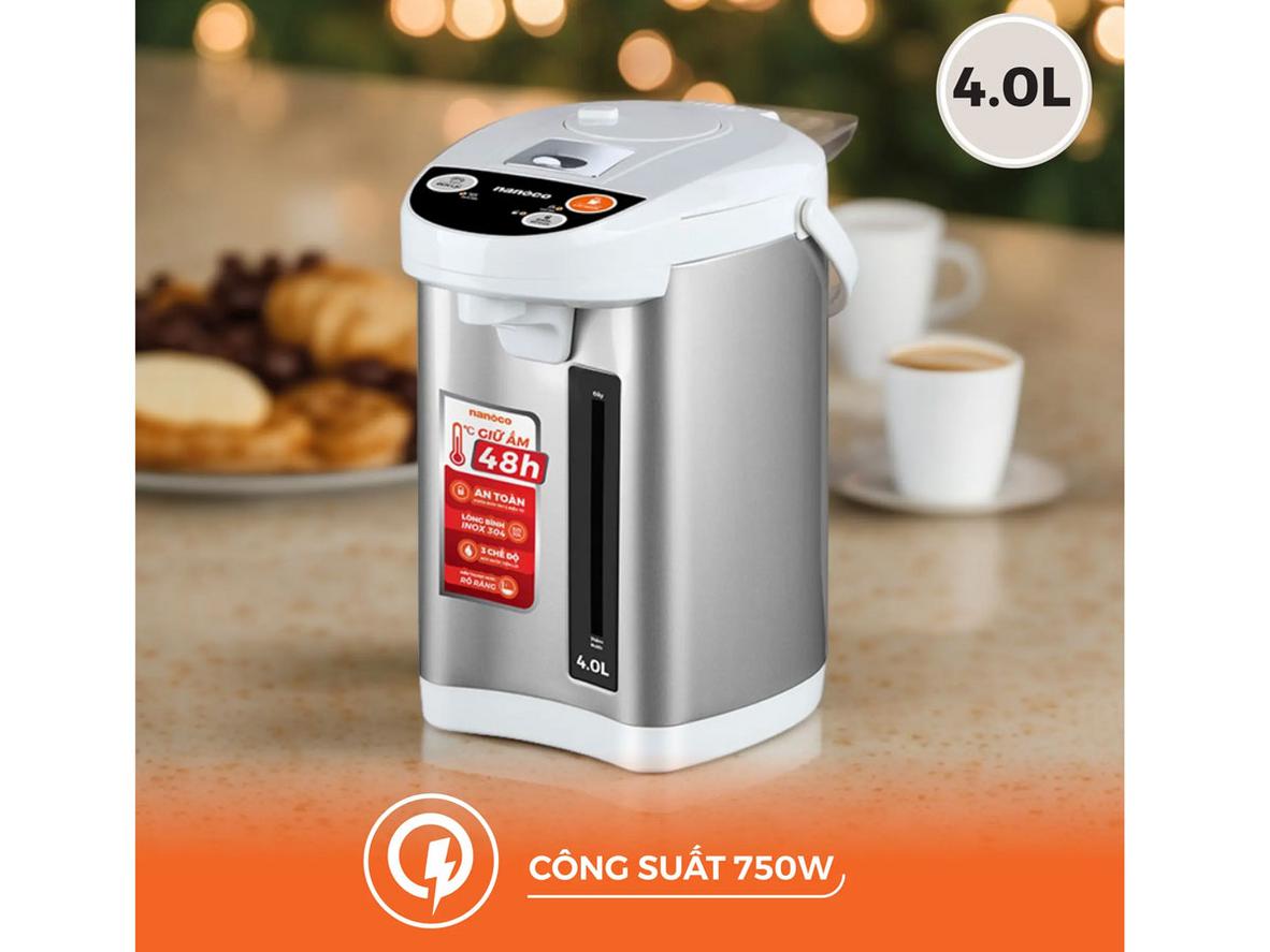 Công suất 750W giúp đun nước nhanh và giữ ấm tiện lợi.