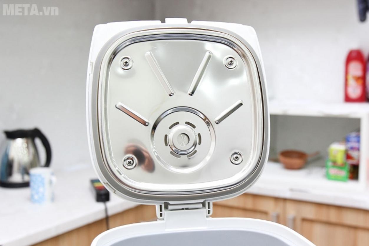 Cảm biến ánh sáng hỗ trợ tối ưu điện năng khi bình hoạt động trong môi trường tối.