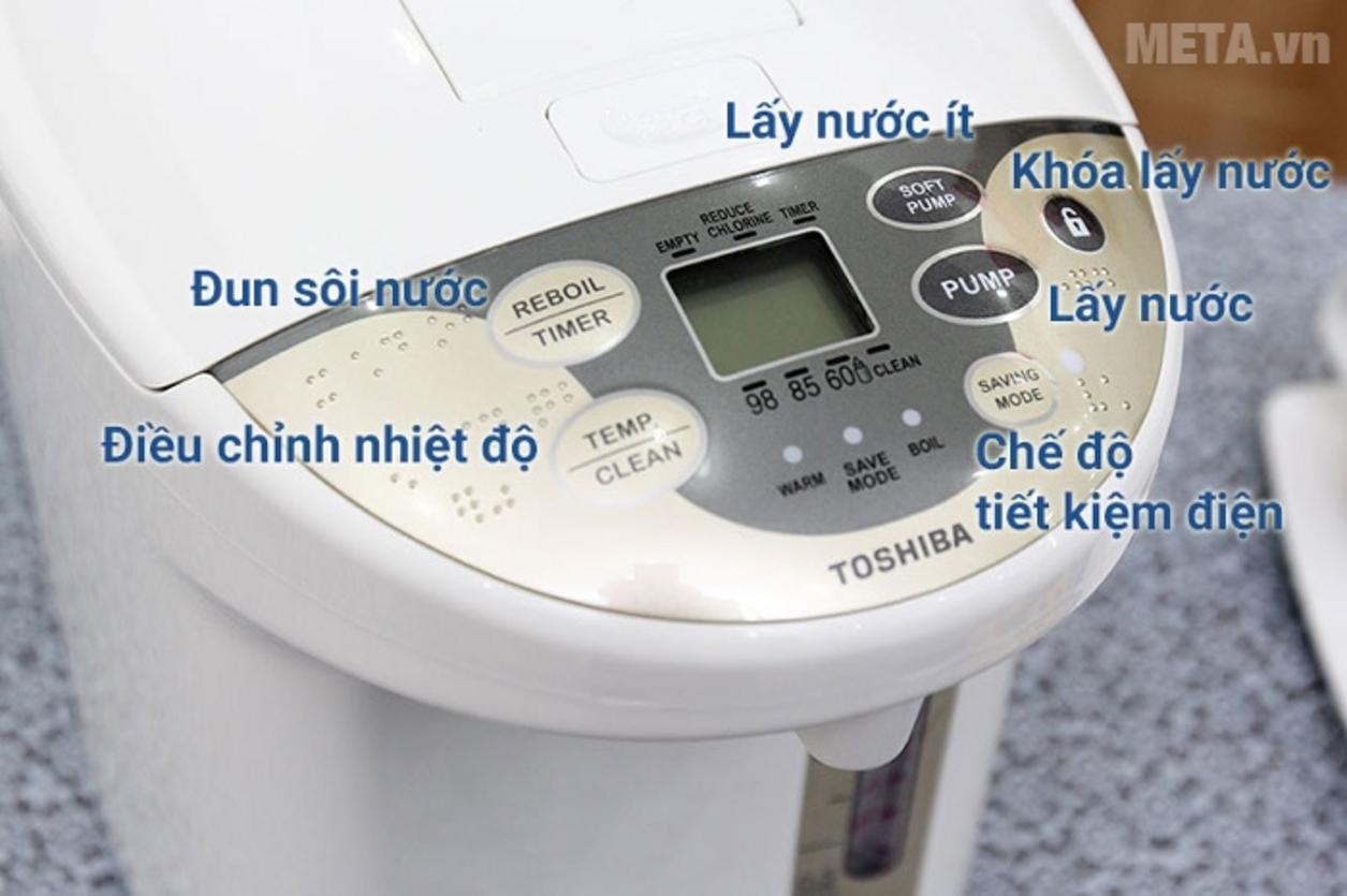 Bảng điều khiển LCD và thao tác rót nước tiện lợi trên Toshiba PLK-45SF(WT)VN.