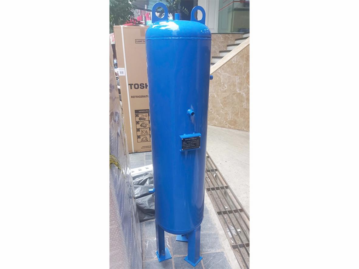 Bộ phụ kiện an toàn giúp kiểm soát áp suất và xả nước ngưng dễ dàng.