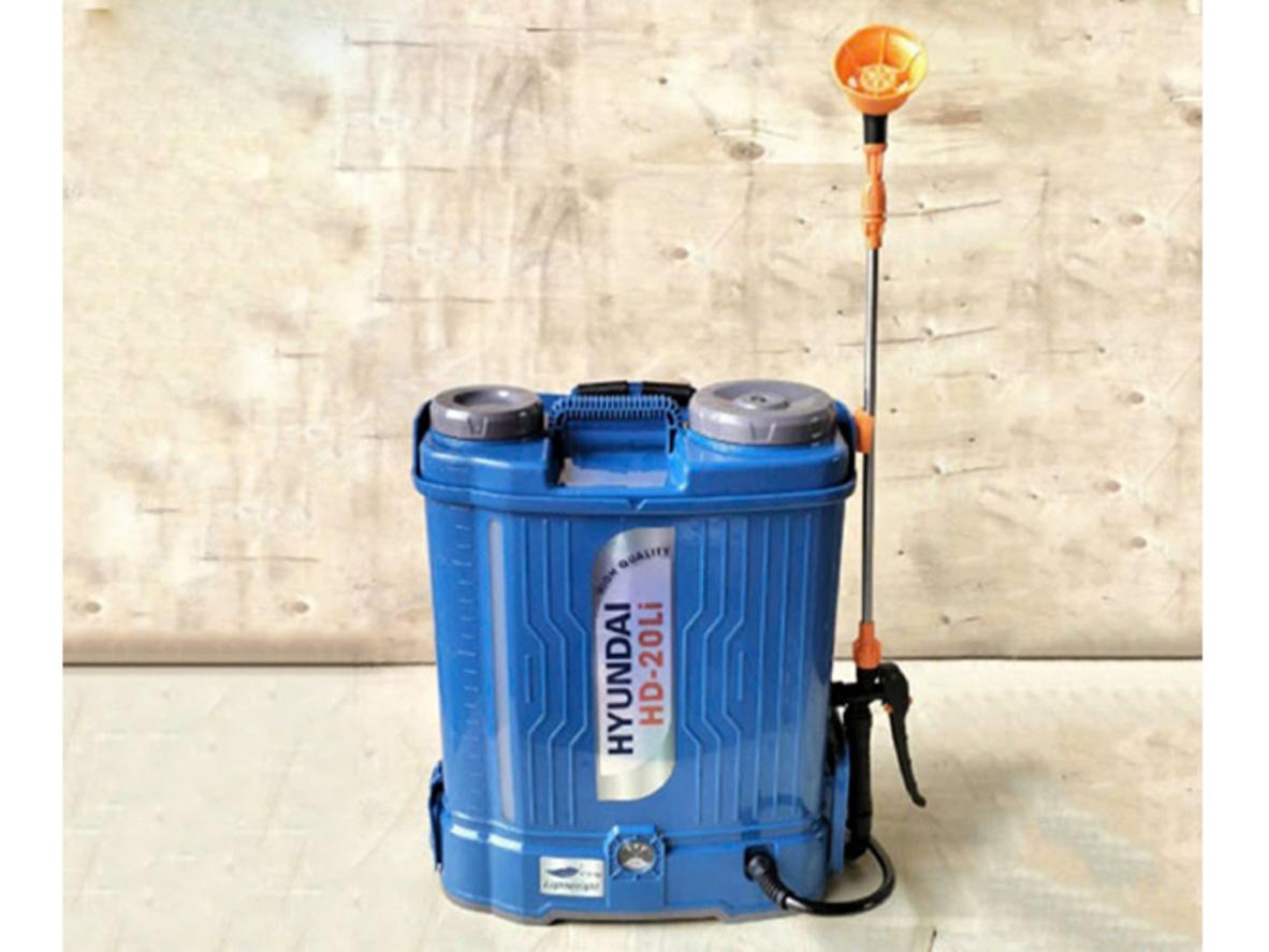 Hyundai HD-20LI 20 lít, pin Li-ion 8Ah, có đảo thuốc tự động.