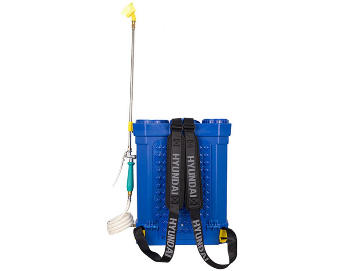 Cụm bơm đôi HD-888 và tay bóp kim loại giúp HD-8022 phun mạnh, bền và ổn định.
