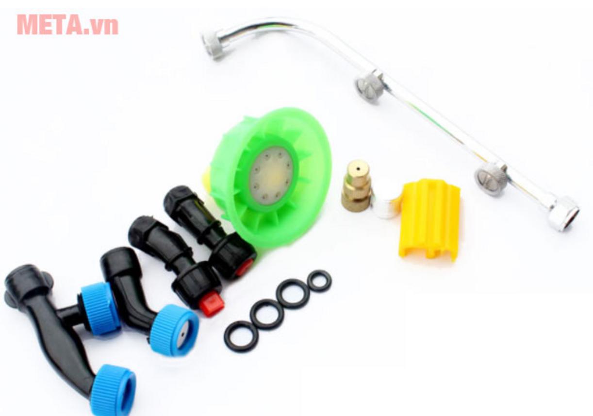 Áp suất ổn định giúp tia phun đều và phủ tốt hơn trên cây trồng.