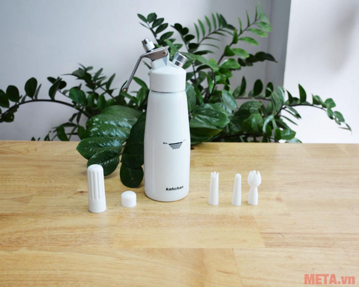 Kahchan EP5198 500ml vận hành đơn giản, cho kem tươi mịn và đều form.