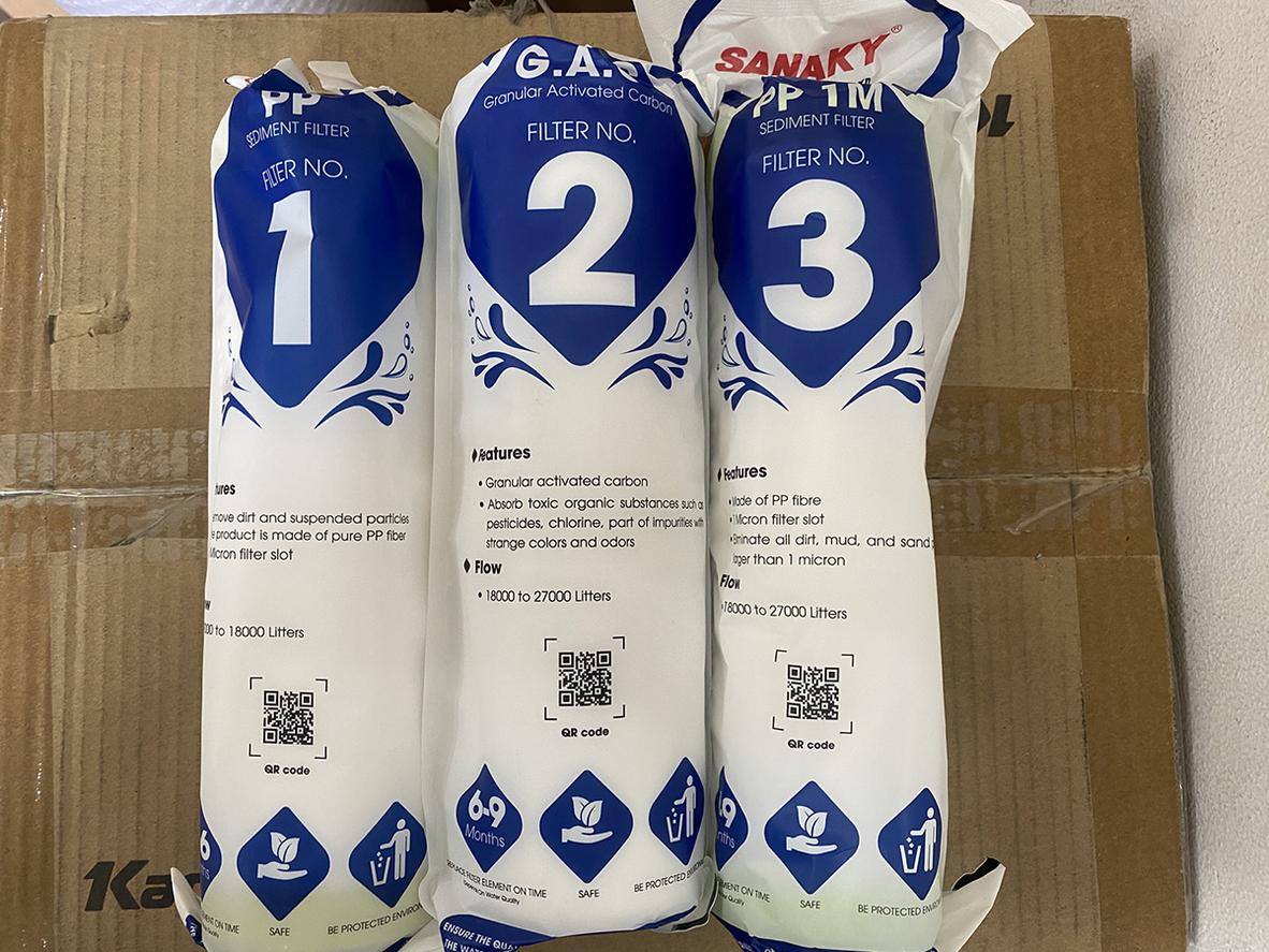 Bộ 3 lõi lọc thô Sanaky gồm lõi PP 5 micron, than hoạt tính và PP 1 micron.