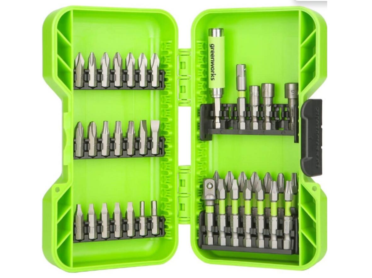 Bộ 50 mũi khoan vặn vít Greenworks 3509102 với 50 chi tiết, chuôi lục giác 1/4 inch và thiết kế impact rated.