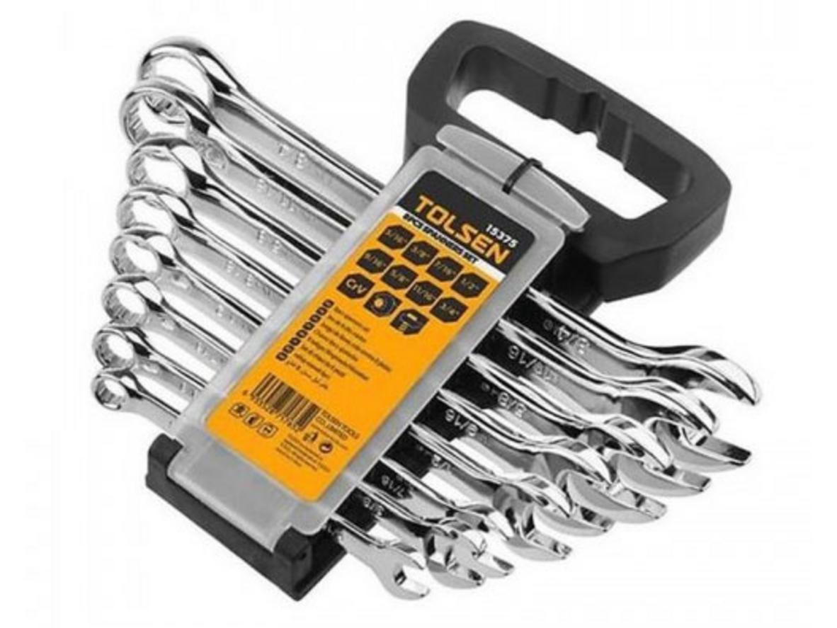 Bộ 8 khóa vòng miệng Tolsen 15887 gồm 8 size thông dụng, thiết kế gọn gàng trên khung treo nhựa.