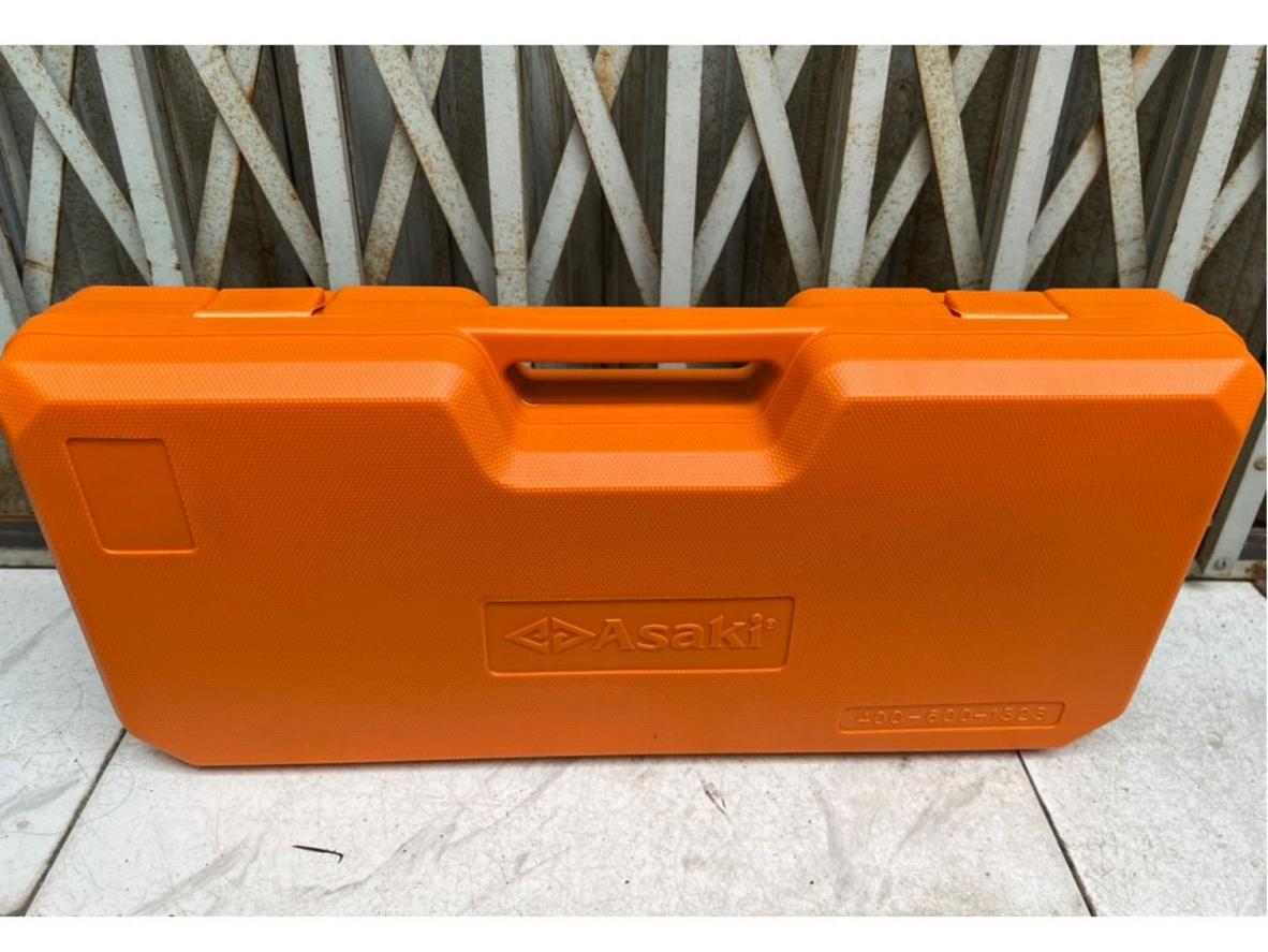 Bộ cảo thủy lực 3 chấu Asaki AK-0614 nổi bật với lực kéo 15 tấn và thiết kế 3 chấu chắc chắn.
