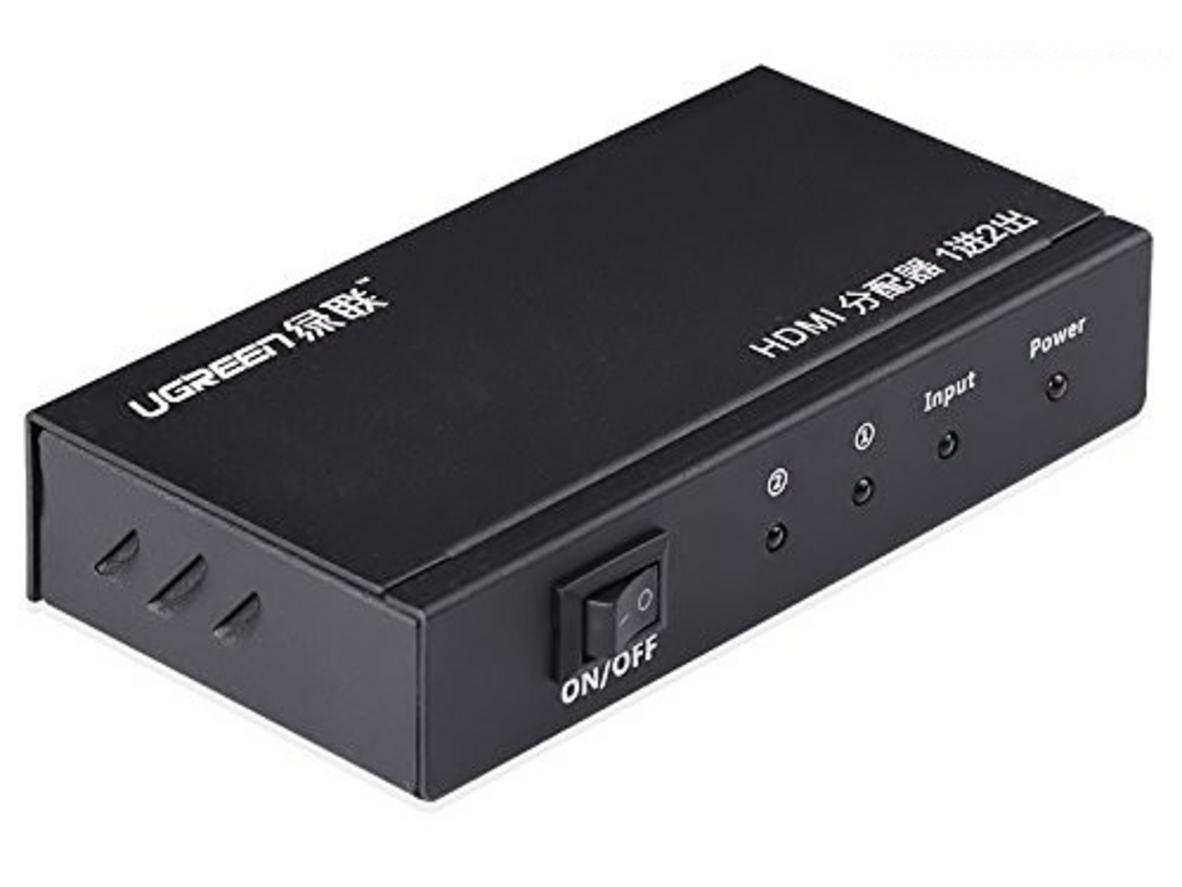Bộ chia HDMI 1 x 2 Ugreen 40201 với 1 input và 2 output HDMI.