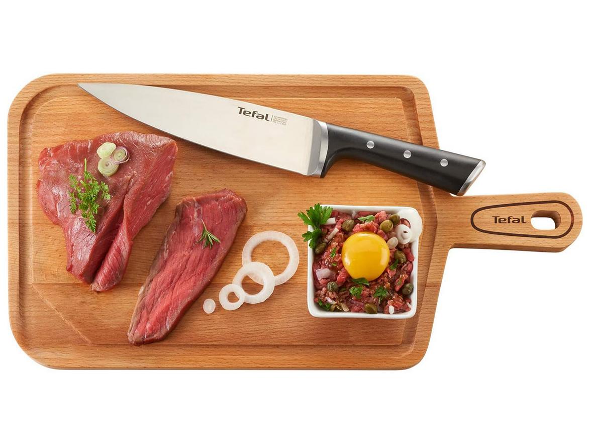 Bộ dao kéo Tefal Ice Force K232S714 với kệ gỗ FSC cho căn bếp hiện đại.
