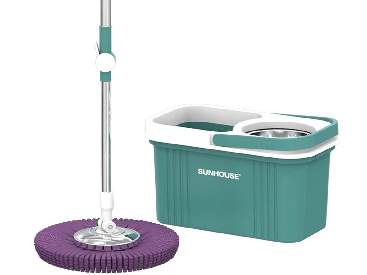 Bộ lau nhà xoay 360 độ Sunhouse KS-CL330IB mang lại thao tác lau dọn gọn nhẹ và dễ vắt khô.