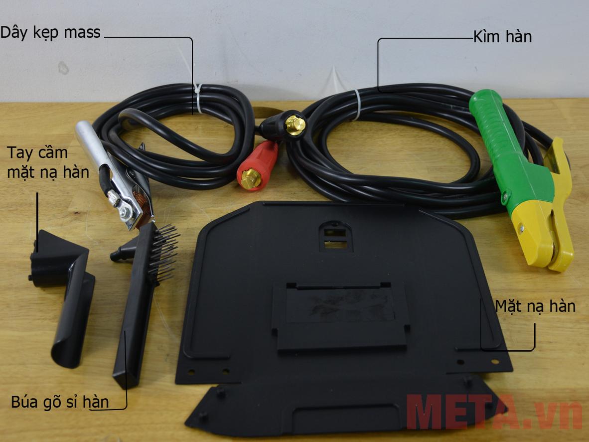 Bộ phụ kiện tiêu chuẩn hỗ trợ sử dụng ngay sau khi mở hộp.