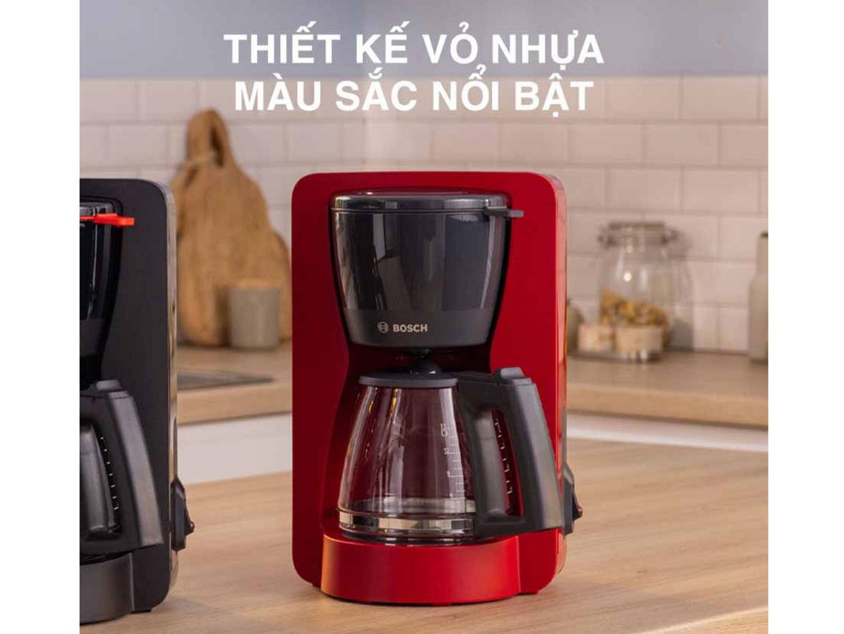 Thiết kế gọn nhẹ giúp máy dễ đặt ở bếp gia đình hoặc văn phòng.