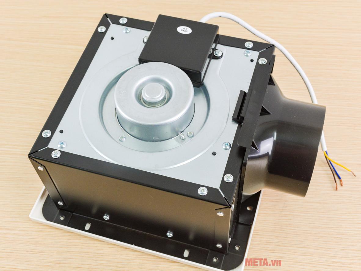 Công suất 26W và điện áp 220V/50Hz giúp quạt dễ dùng, tiết kiệm điện.