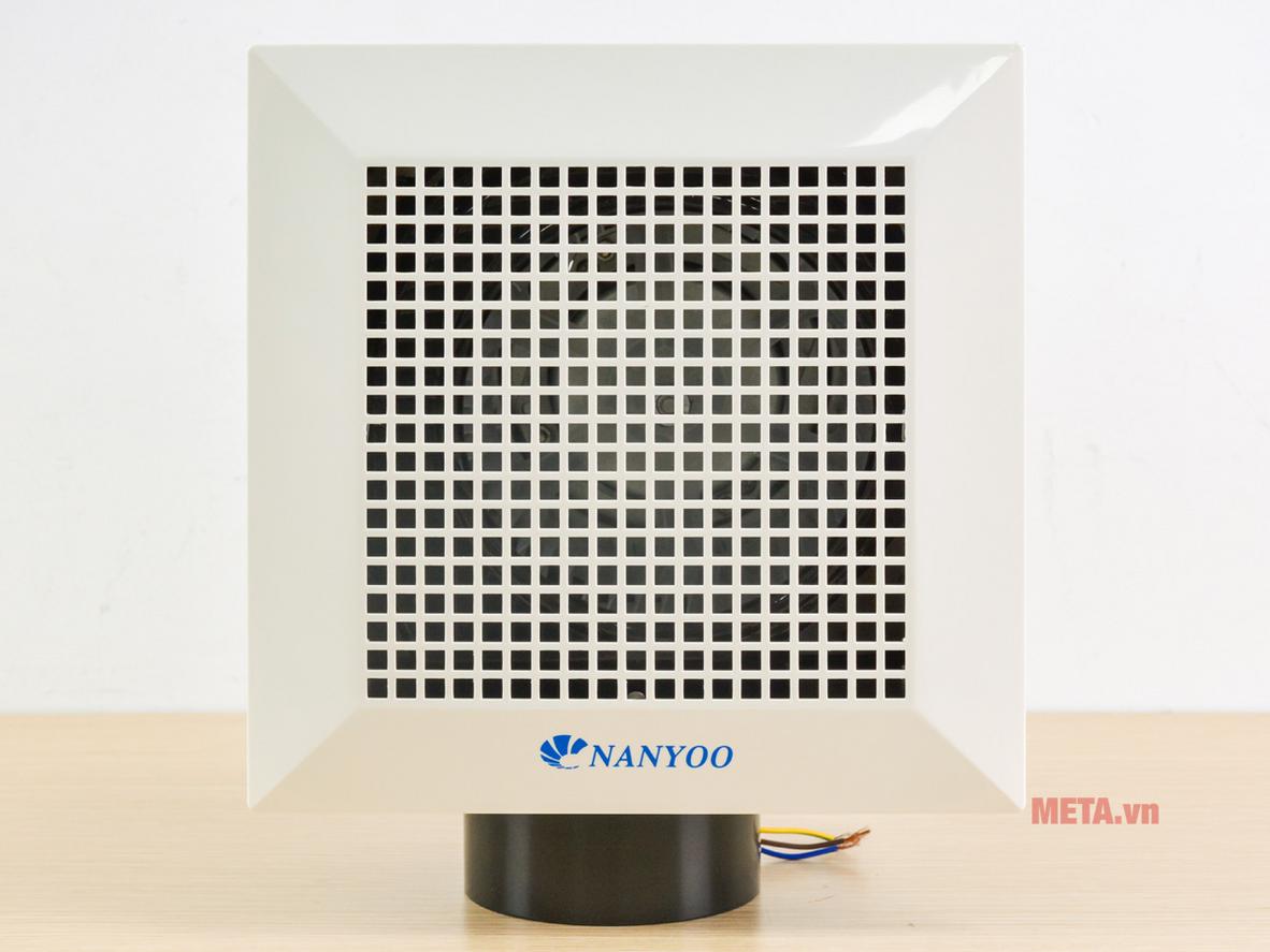 Ống Φ100 mm và lưu lượng 126 m3/h giúp quạt phù hợp không gian nhỏ và vừa.