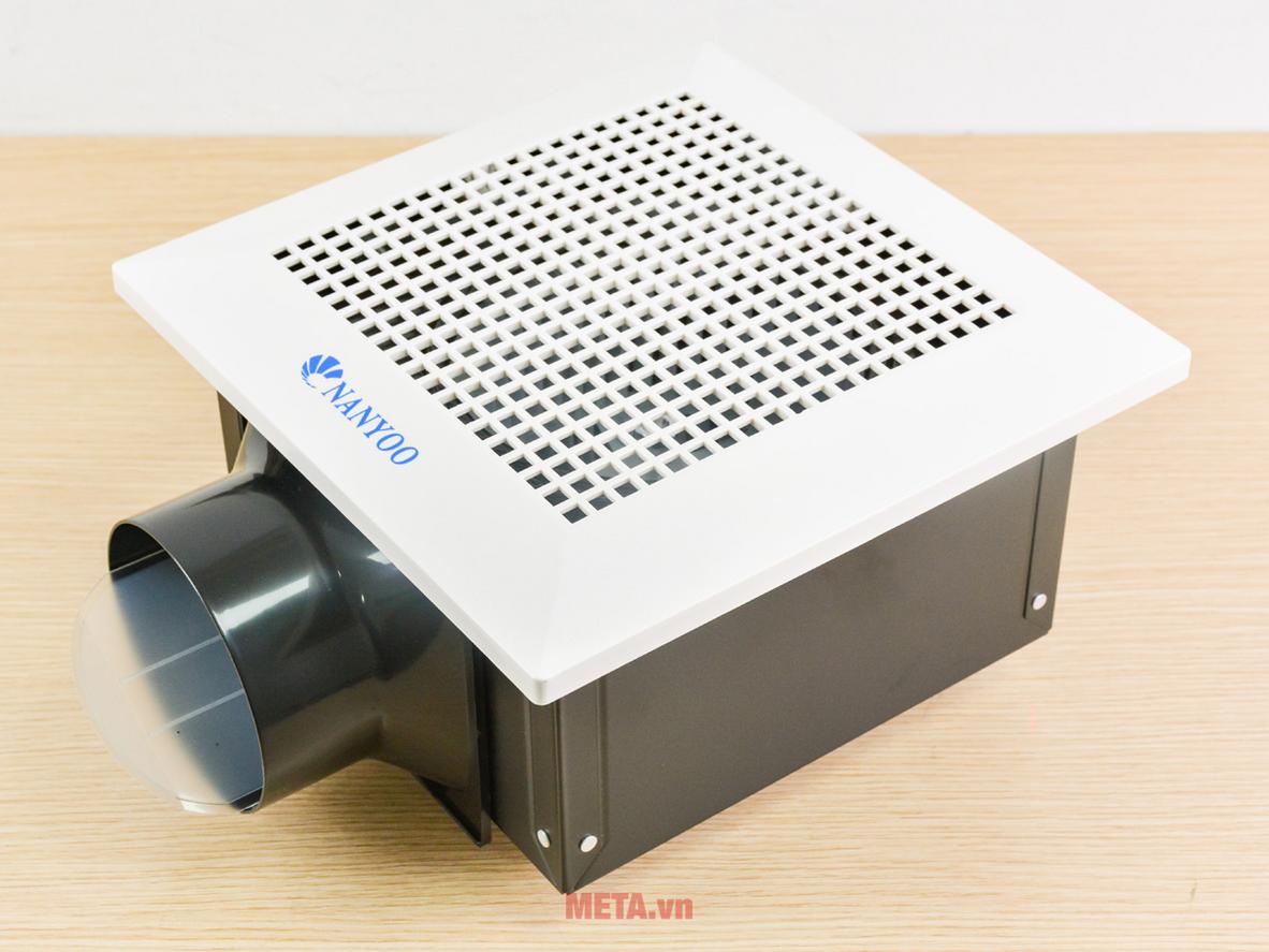 Ống Φ100 mm và lưu lượng 126 m3/h giúp quạt phù hợp không gian nhỏ và vừa.