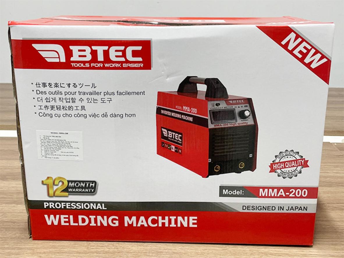 4 tụ nguồn giúp máy giữ dòng ổn định khi hàn lâu.