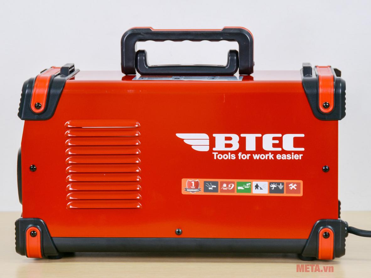Bộ phụ kiện đi kèm giúp sử dụng ngay sau khi nhận hàng.