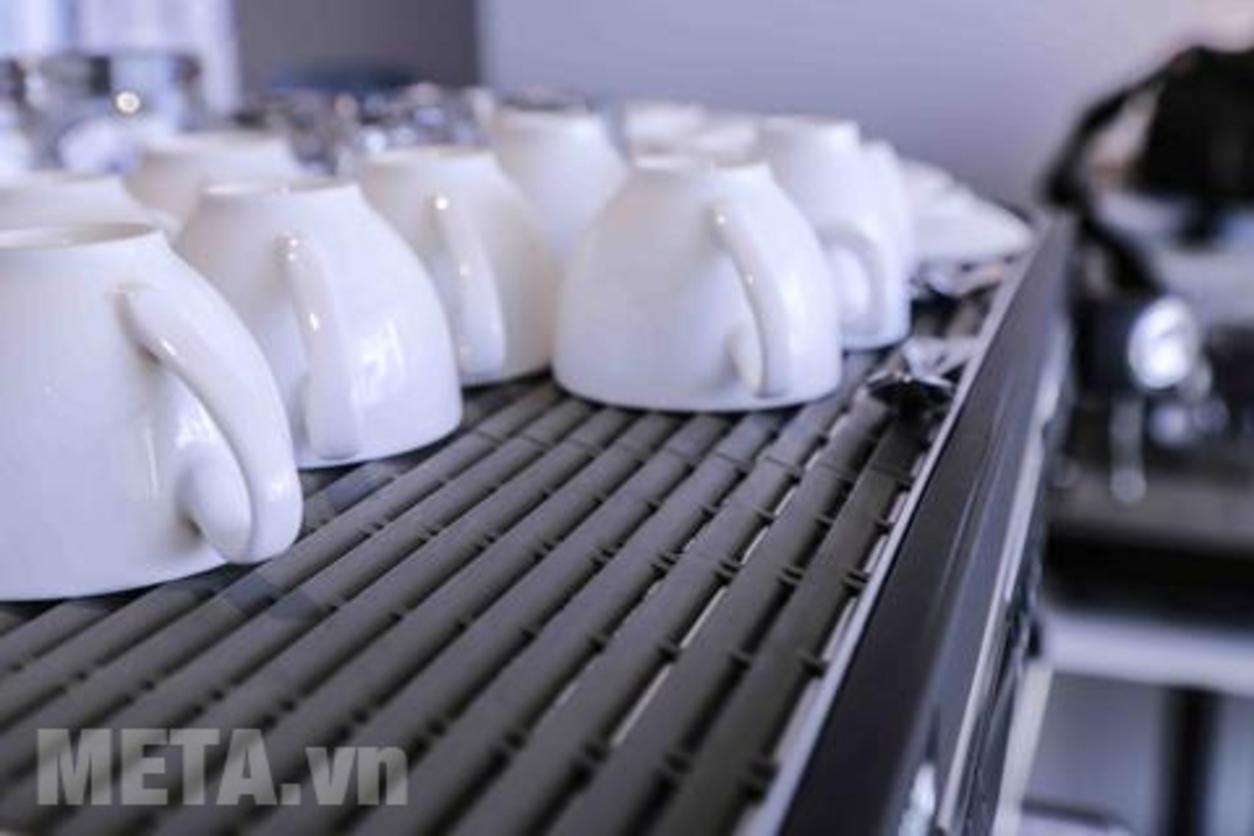 C-Lever hỗ trợ thao tác đánh sữa nhanh và thuận tay.