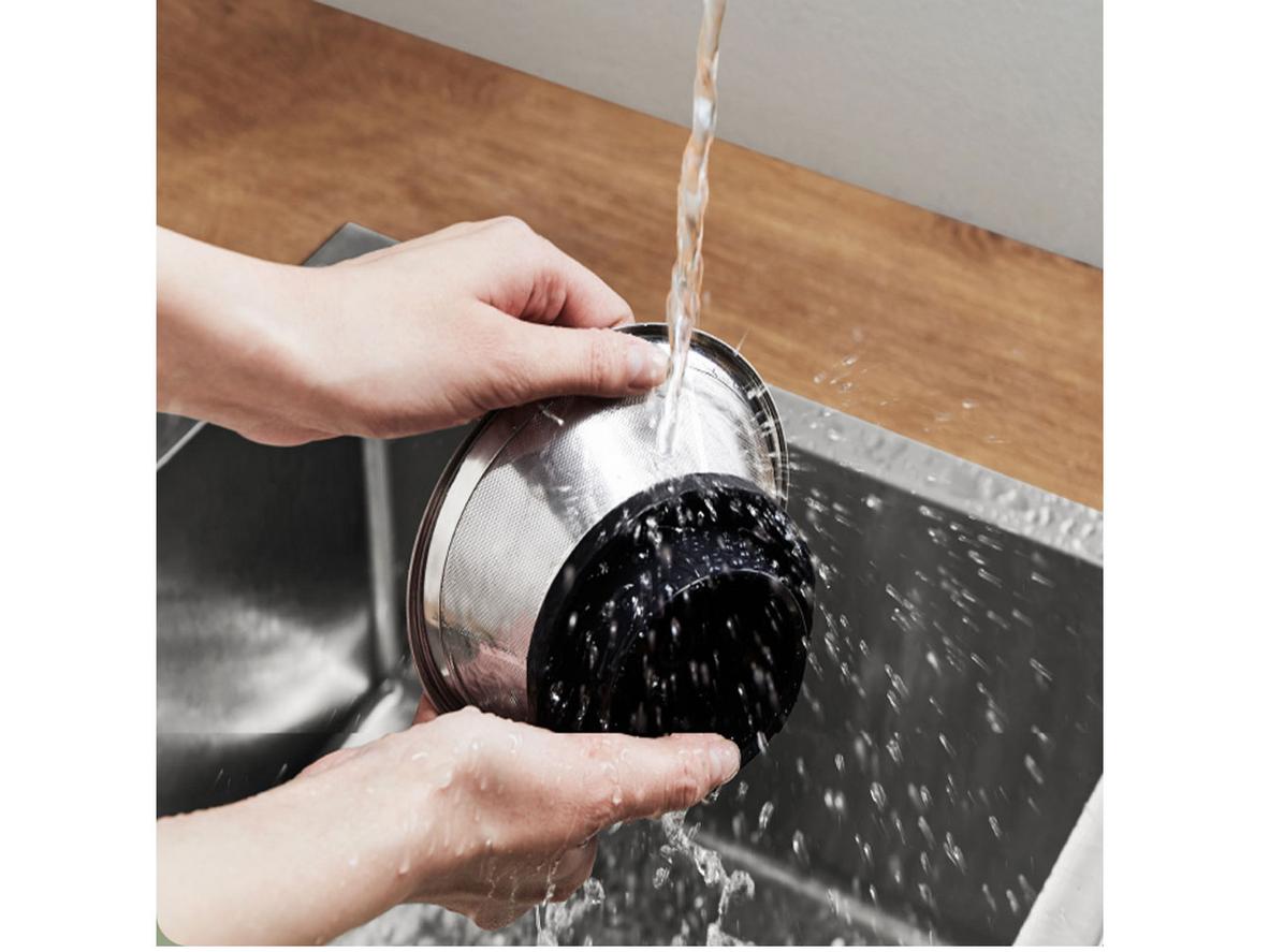 An tâm hơn nhờ chất liệu thép không gỉ, cốc AS và ngăn bã PP