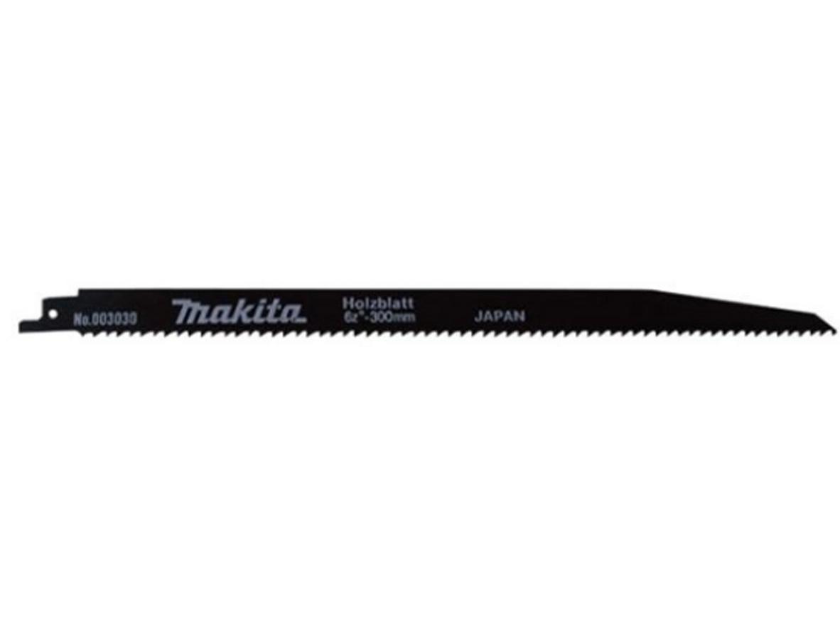 Lưỡi dài 300mm giúp Makita B-03030 vào sâu và cắt gọn hơn.