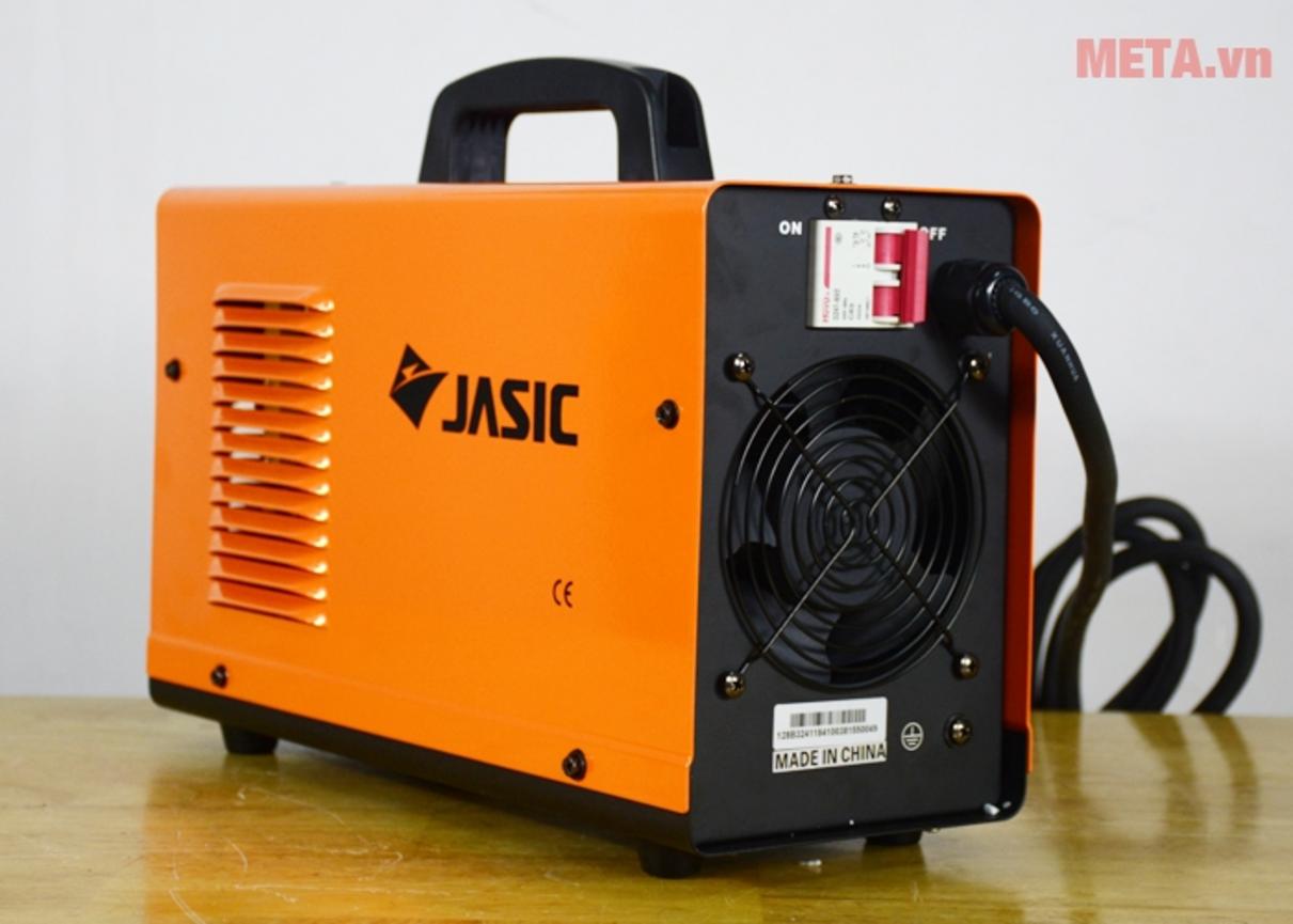 Chu kỳ tải cao giúp máy phù hợp công việc hàn liên tục trong xưởng và công trình.