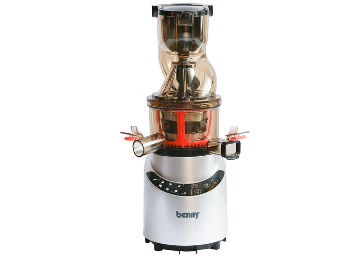 Công suất 200W phù hợp nhu cầu ép hằng ngày của gia đình.