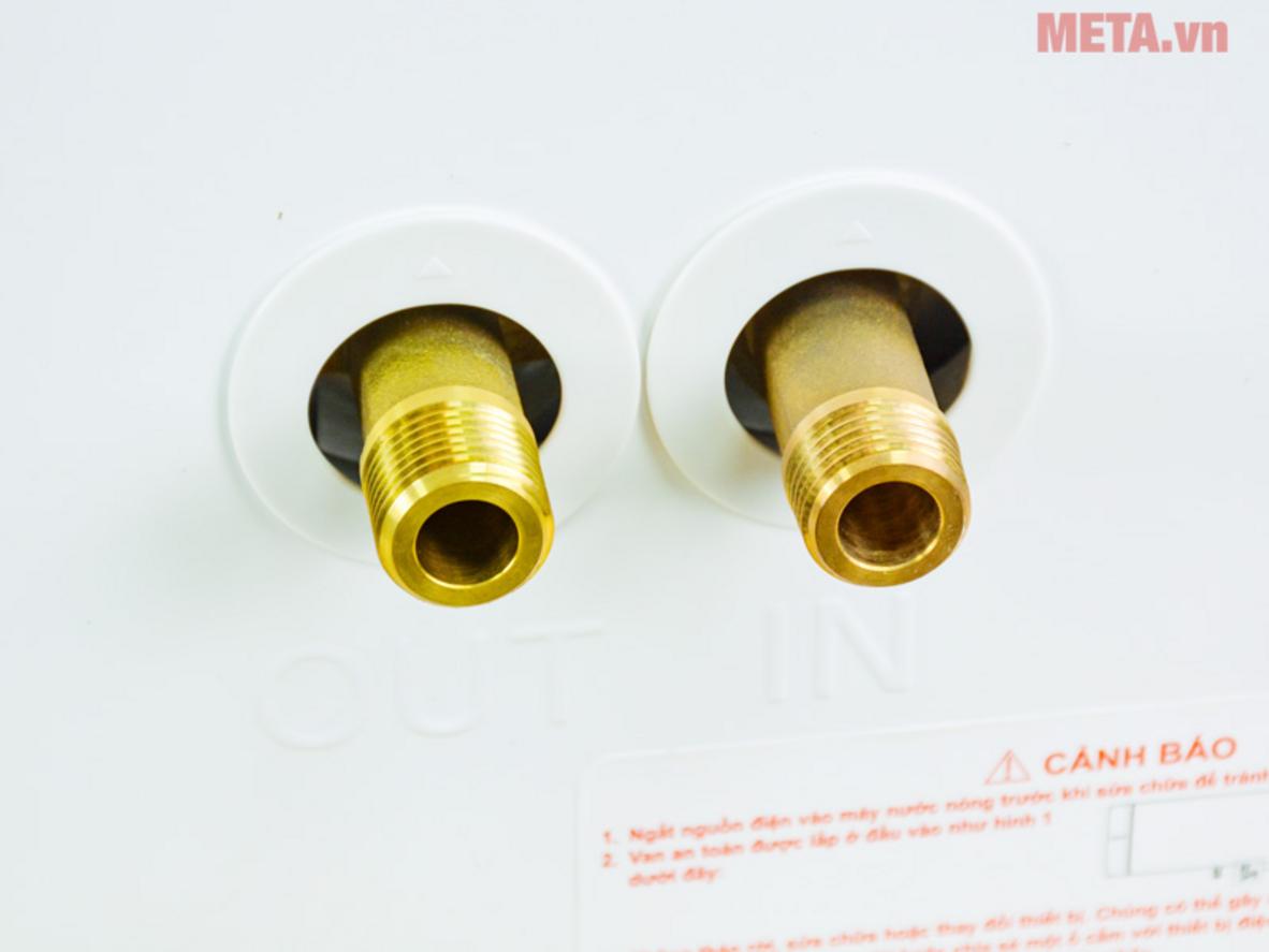 Công suất 2500W giúp làm nóng nhanh khoảng 40 phút.