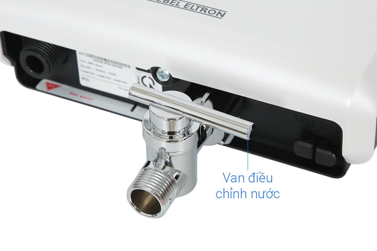 Công suất 4500W giúp máy làm nóng nước nhanh, đáp ứng nhu cầu sử dụng tức thì.