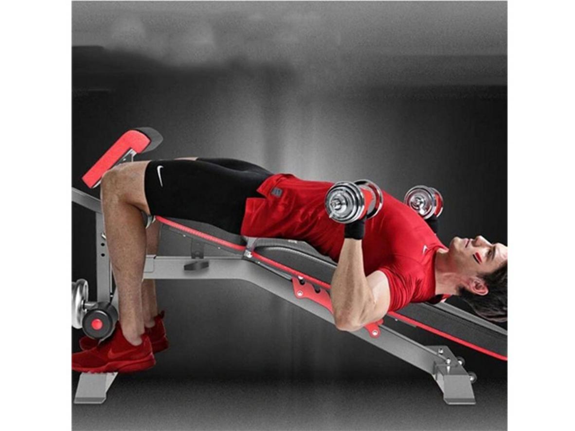 Tích hợp tay trước và đá chân giúp DDS-1205 tập được nhiều nhóm cơ hơn.
