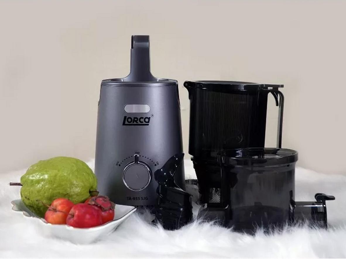 Nhựa Tritan và lưới lọc Inox hỗ trợ vệ sinh dễ dàng