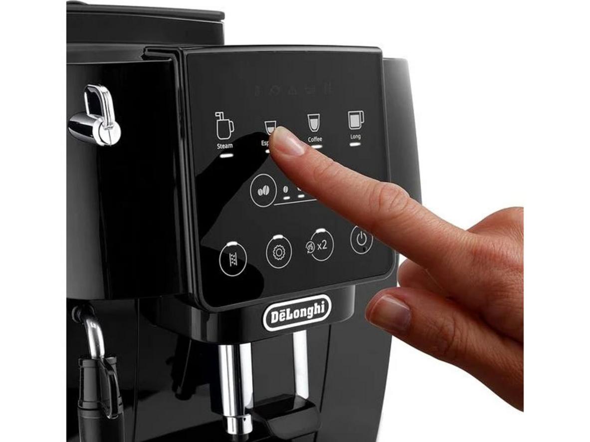 Áp suất 15 bar và công suất 1450W hỗ trợ espresso ổn định.