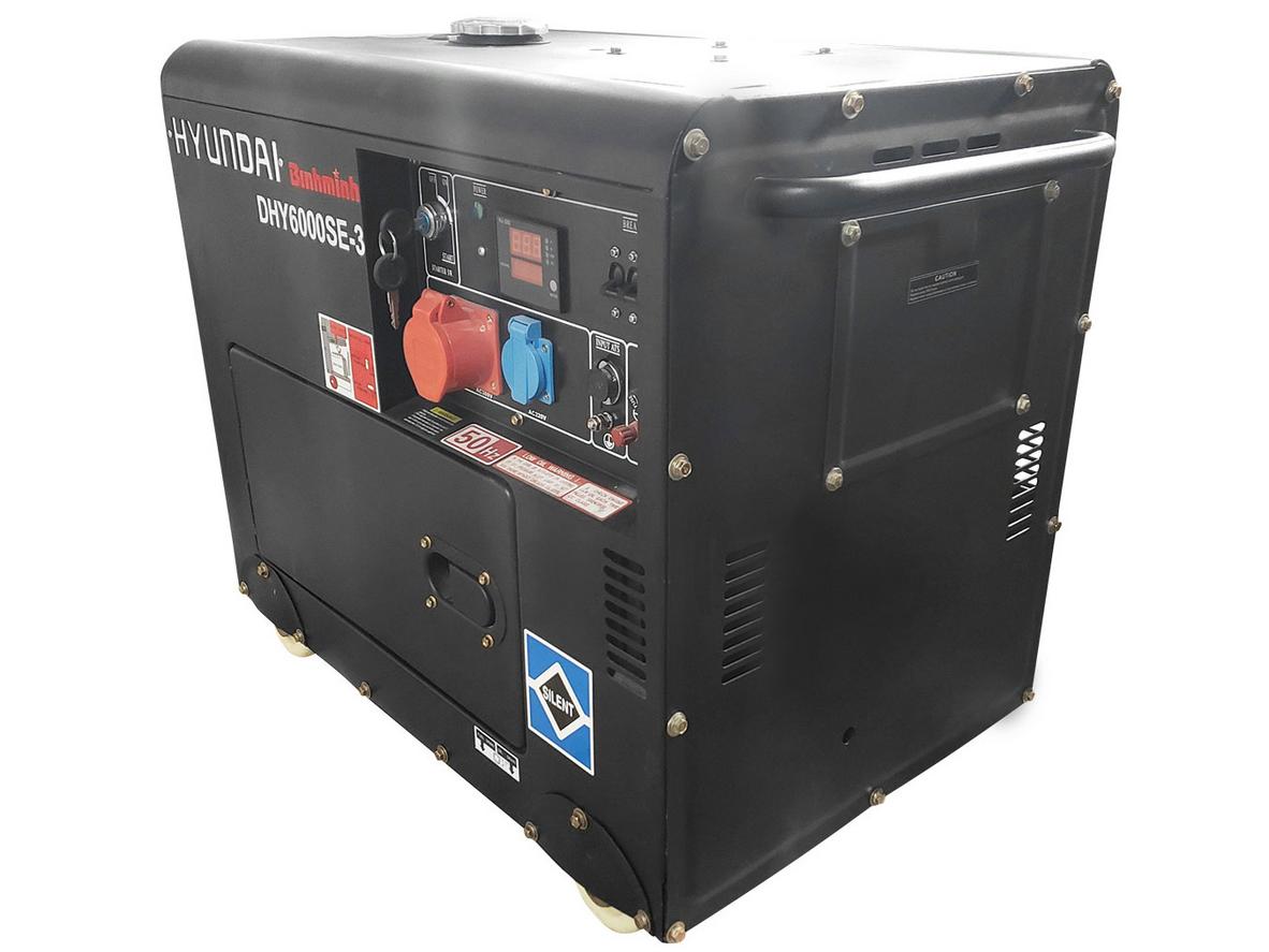 Động cơ Diesel D420 giúp máy chạy bền và ổn định nhiều giờ.