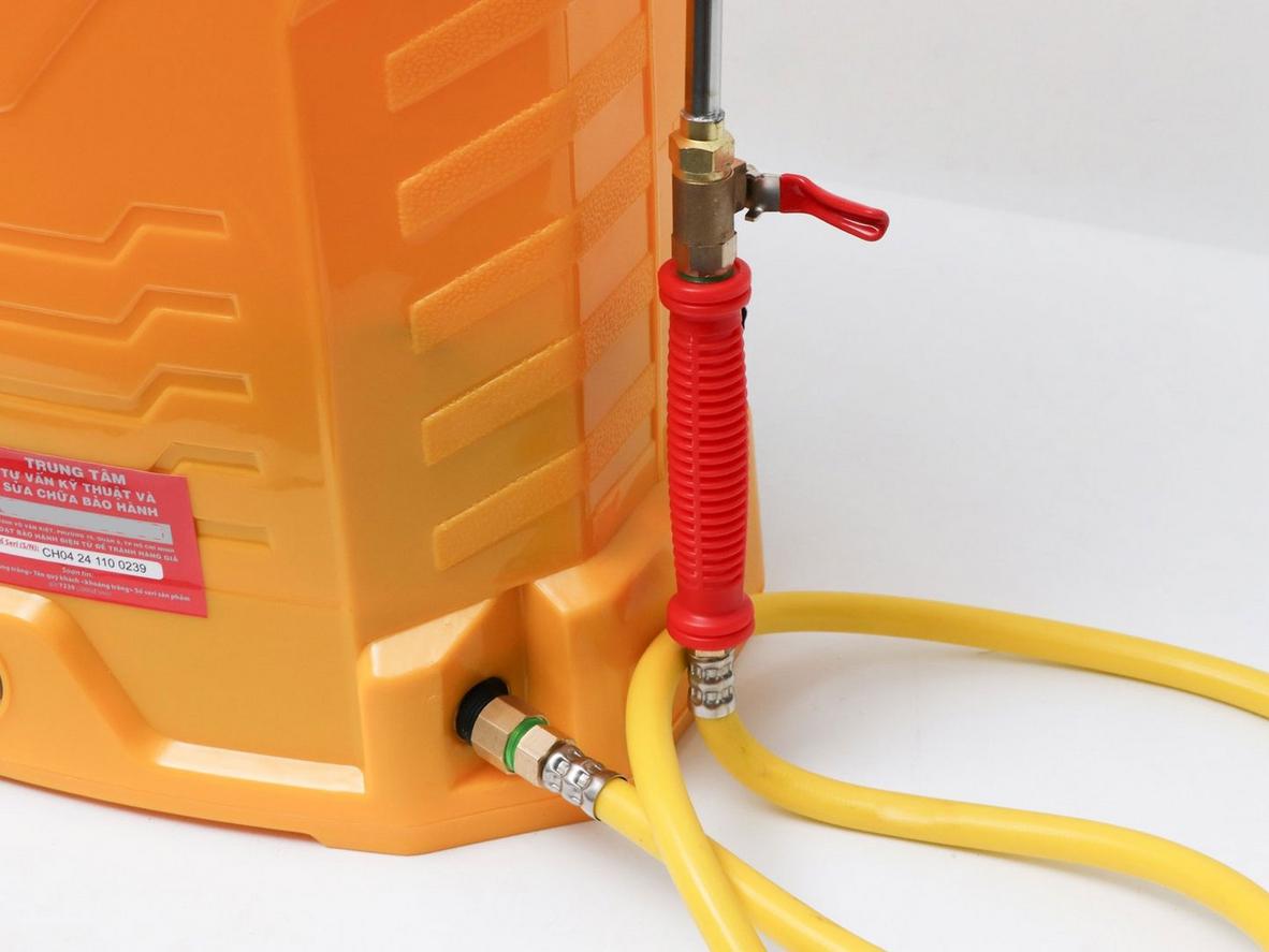 Bình 20 lít giúp phun lâu hơn, giảm số lần châm dung dịch