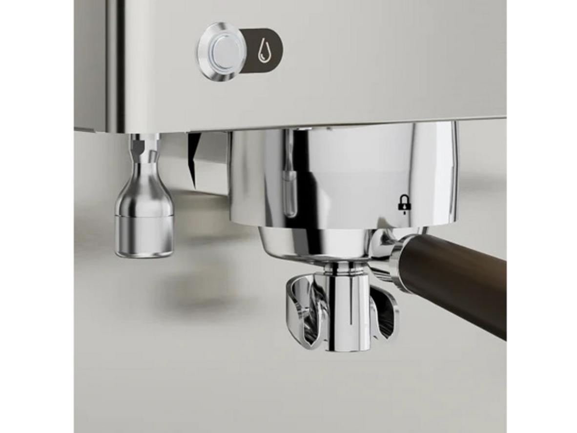 Dual boiler cho phép pha espresso và đánh sữa cùng lúc