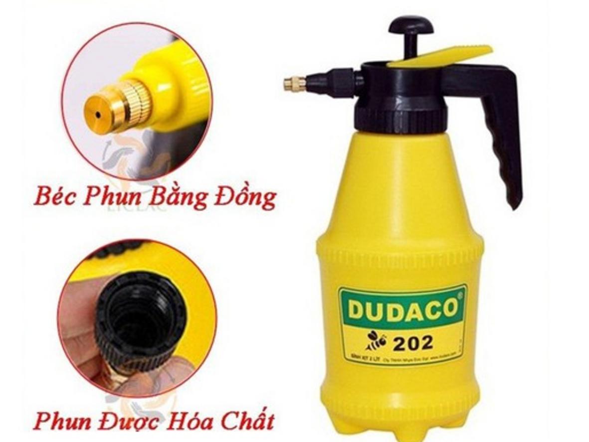 Thân bình nhựa HDPE giúp Dudaco B202 bền hơn khi dùng thường xuyên.