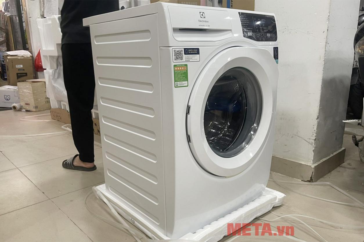 1200 vòng/phút giúp quần áo khô nhanh hơn khi phơi.