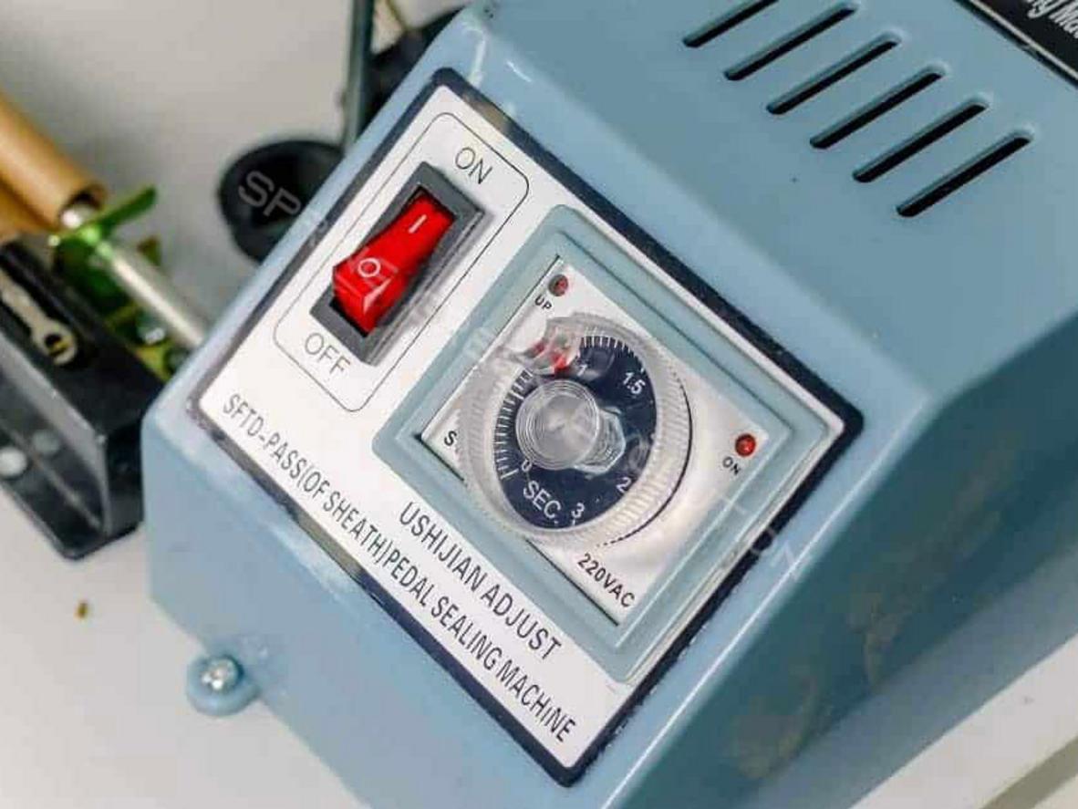 FS01-40 phù hợp cho cửa hàng và xưởng đóng gói quy mô nhỏ đến vừa.