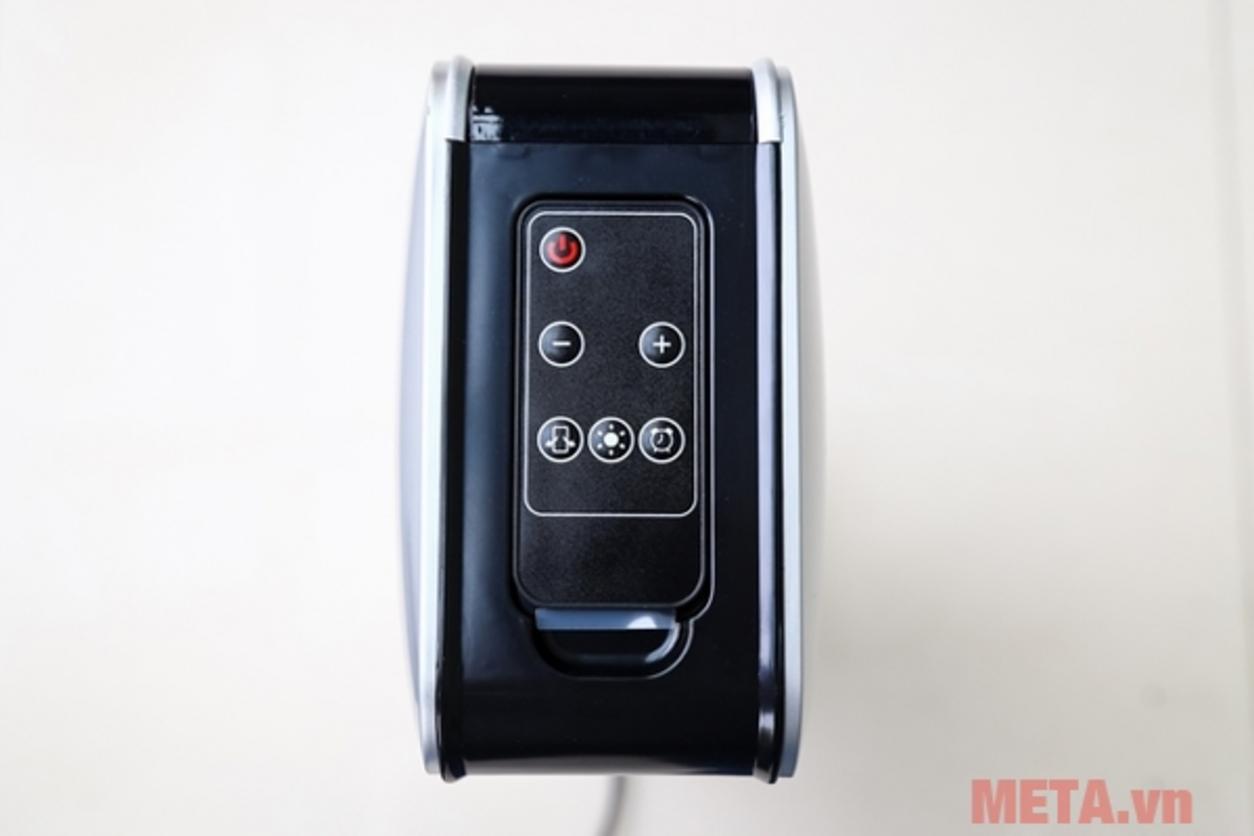 Remote và LCD giúp điều chỉnh nhiệt thuận tiện.
