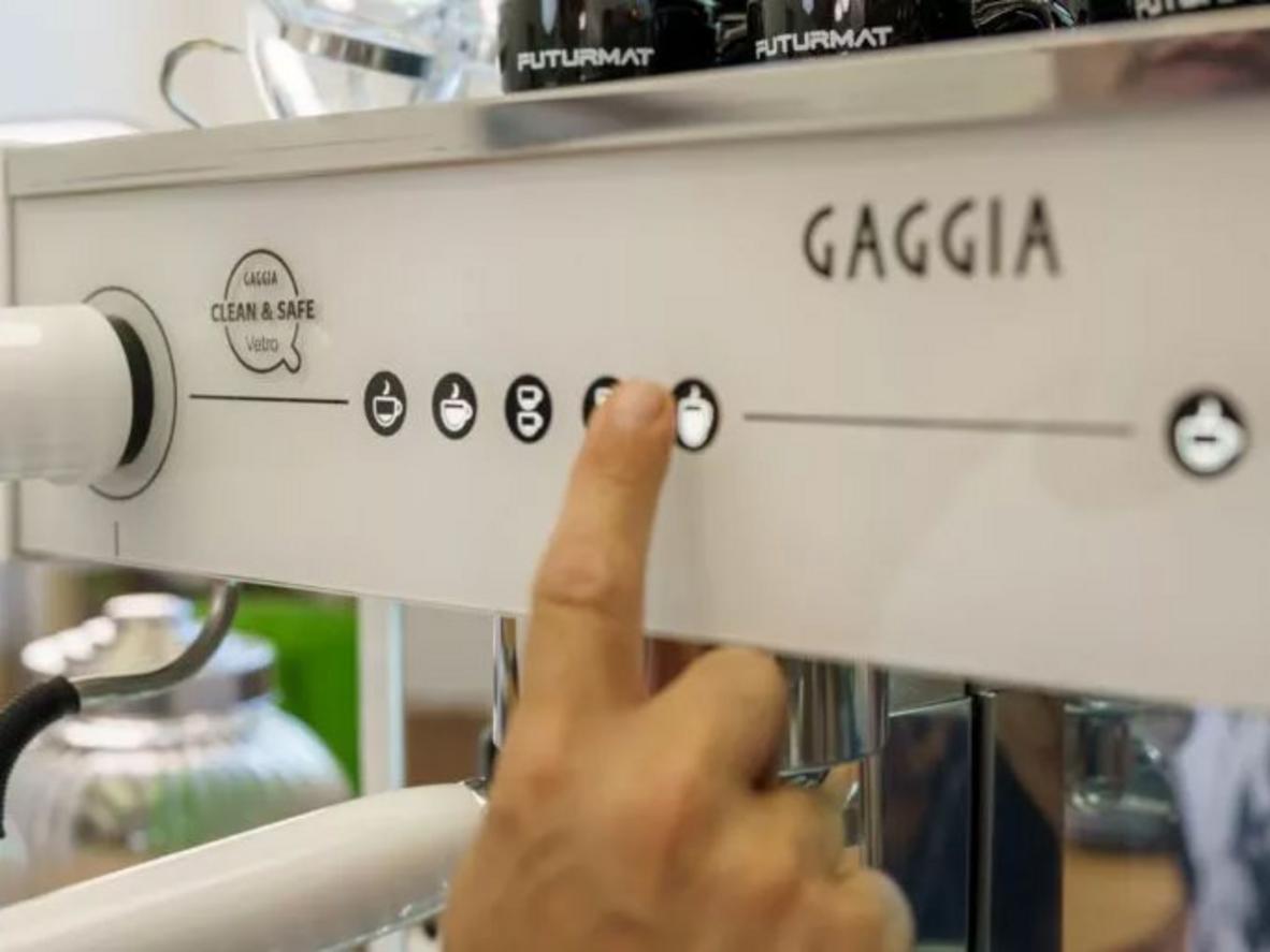 Hai group pha giúp rút ngắn thời gian chờ và tăng tốc độ phục vụ.