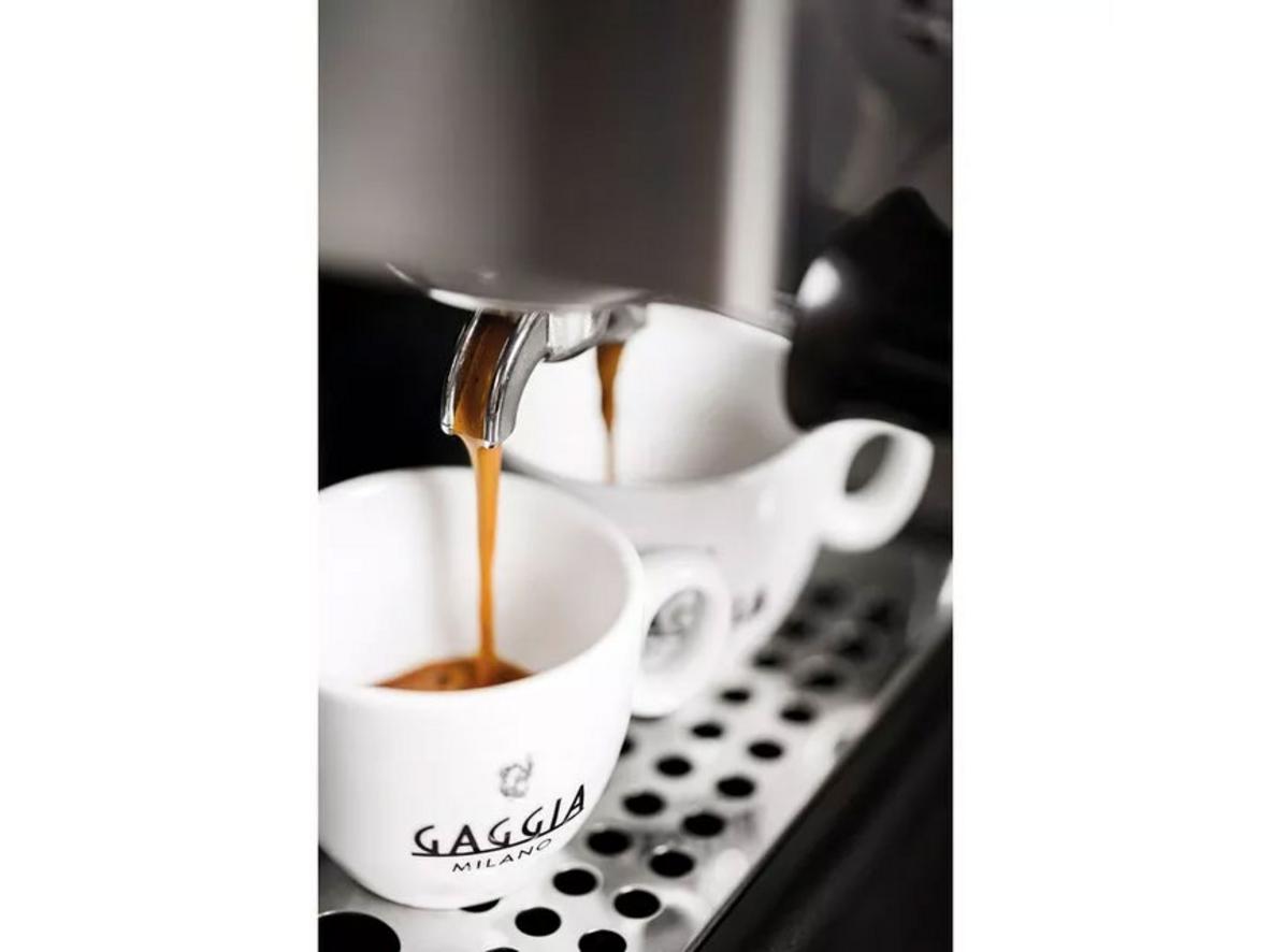 Cấu hình 2 group và nồi hơi đồng giúp Gaggia Vetro 2 Group phục vụ nhanh, ổn định trong giờ cao điểm.