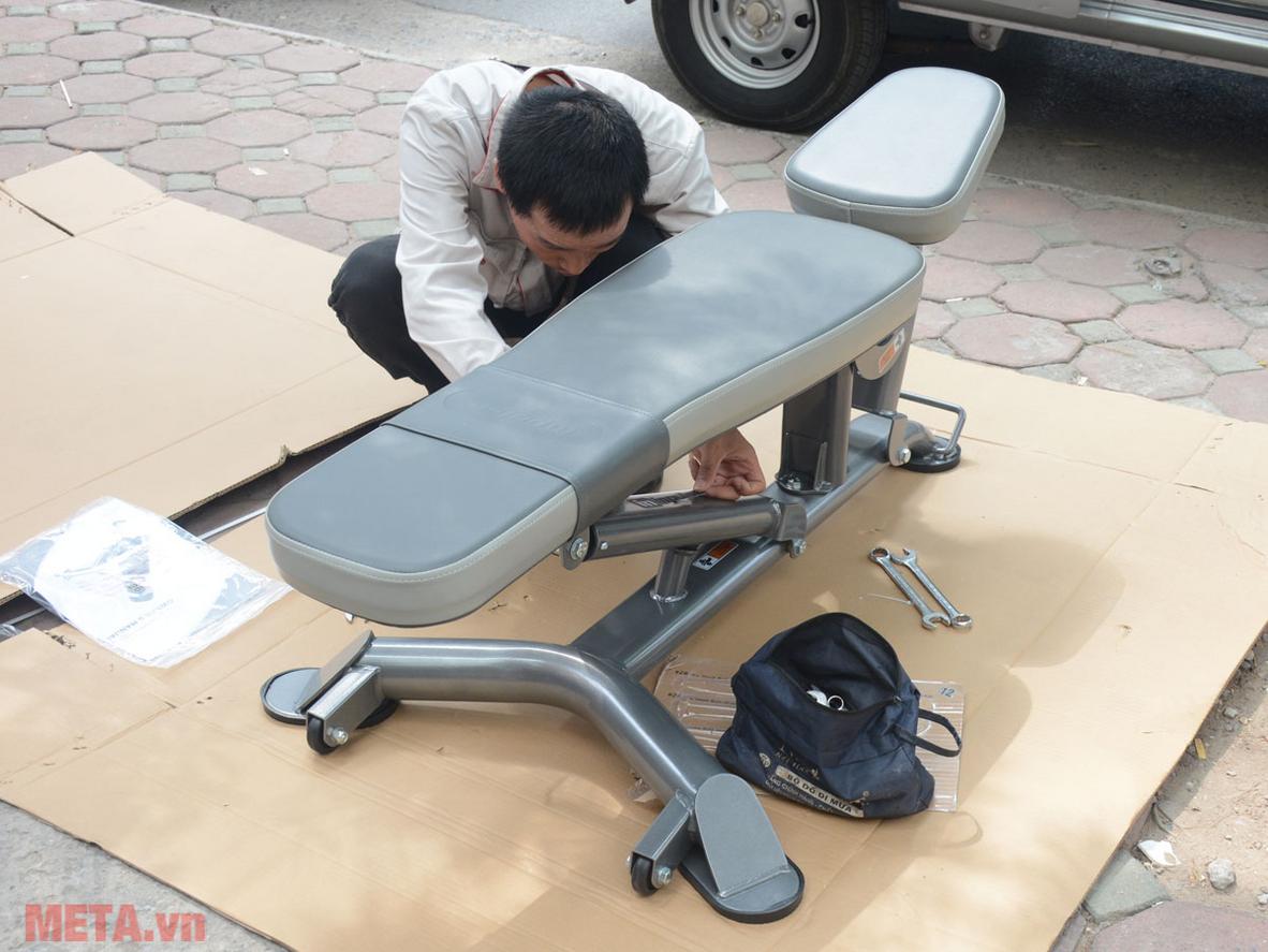 Kích thước gọn và bánh xe sau giúp di chuyển, bố trí dễ hơn.