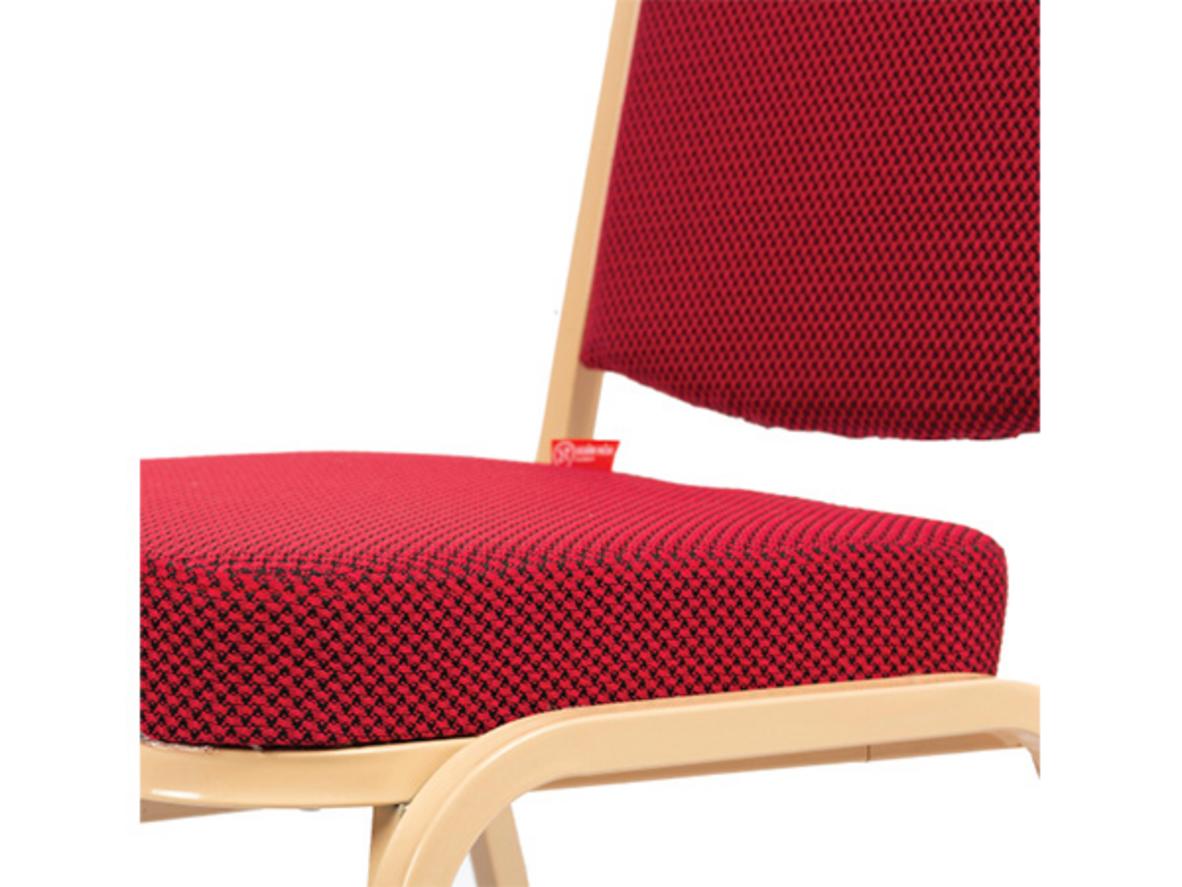 Khung thép 20x20 sơn tĩnh điện và đệm mút bọc nỉ giúp ghế bền đẹp khi dùng thường xuyên.