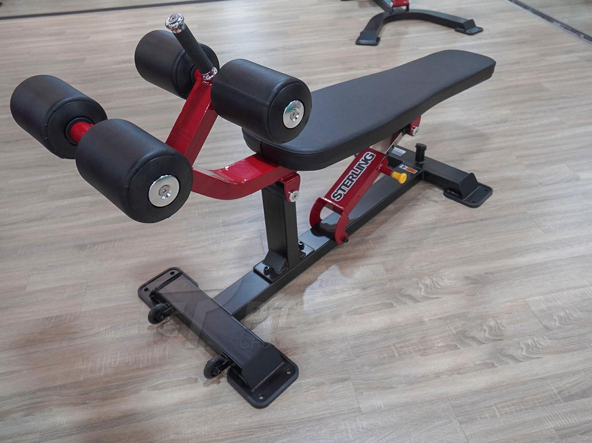 Khung thép lớn và đệm êm giúp Impulse SL7043 giữ độ ổn định cao khi tập.