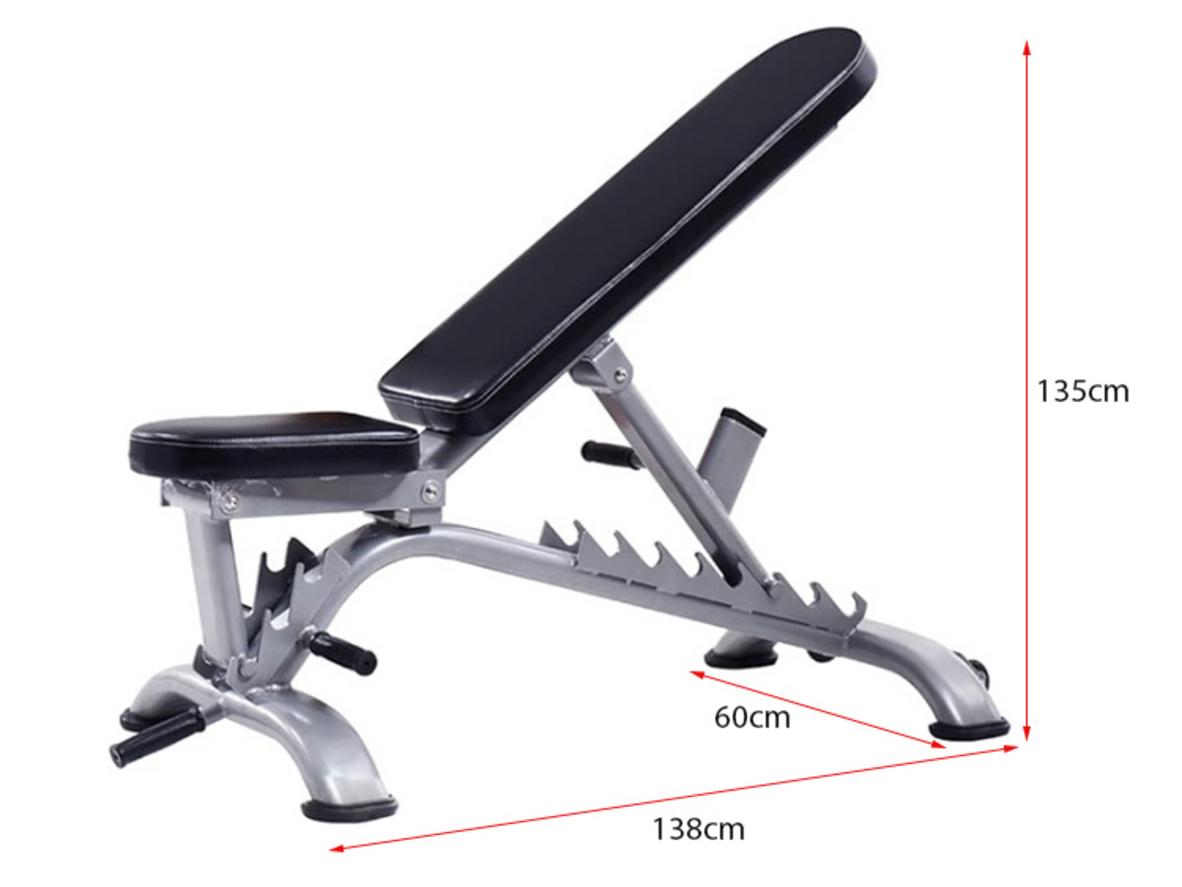 Tải trọng công bố 600kg giúp ghế đầm chắc khi tập nặng.