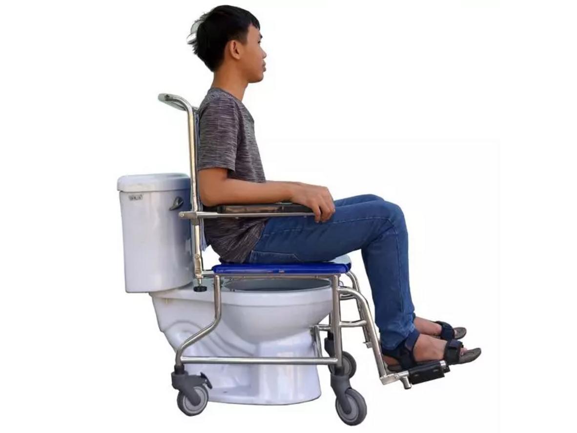 Khung Inox 201 và 4 bánh xe giúp PN64.11 bền và dễ di chuyển.
